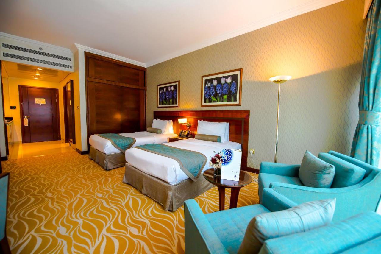Grand Mercure Majlis Residences Abú Dhabí Exteriér fotografie A room at the hotel