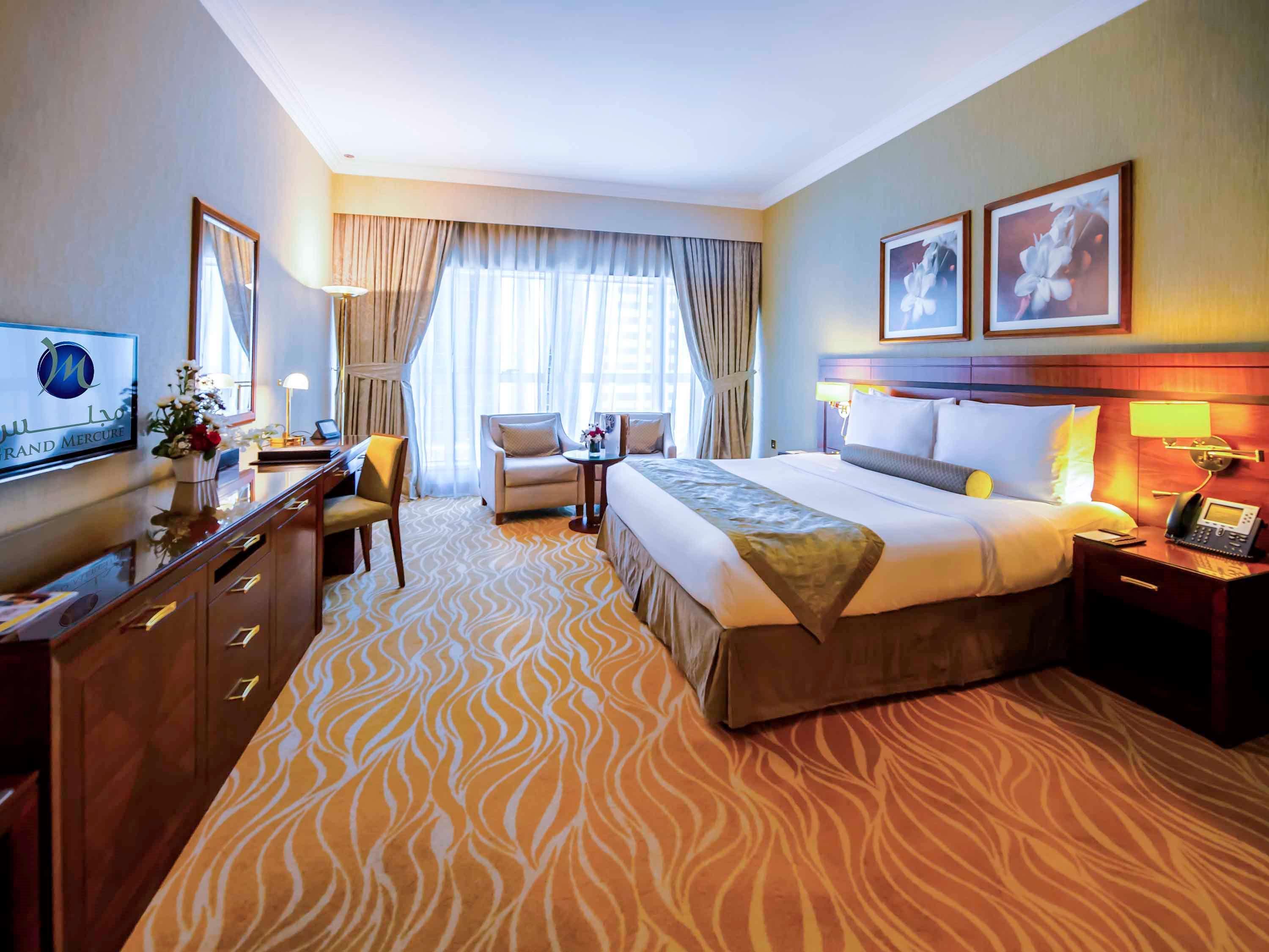 Grand Mercure Majlis Residences Abú Dhabí Exteriér fotografie A room at the Jumeirah Creekside Hotel