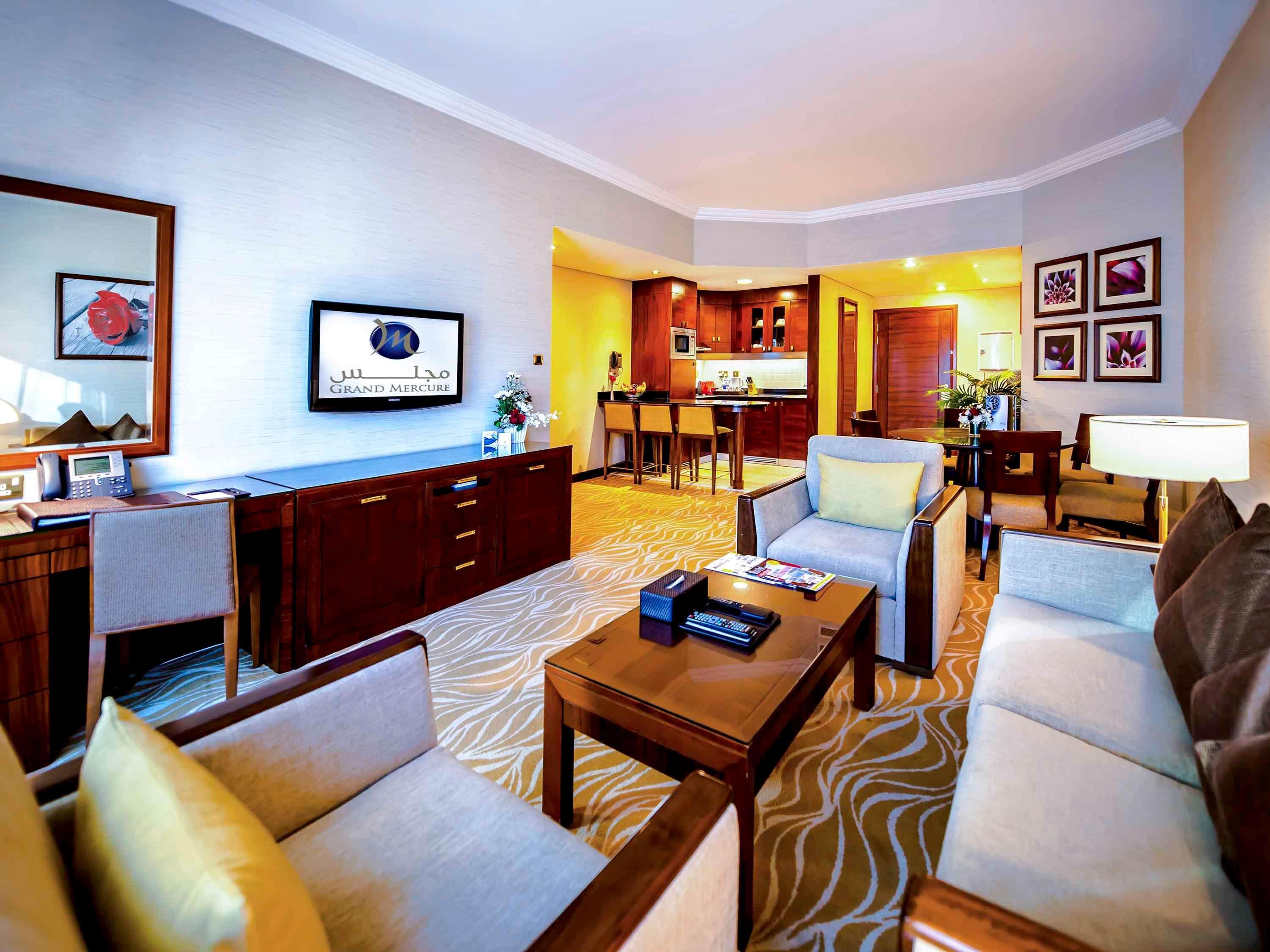 Grand Mercure Majlis Residences Abú Dhabí Exteriér fotografie Suite at Jumeirah Emirates Towers Hotel