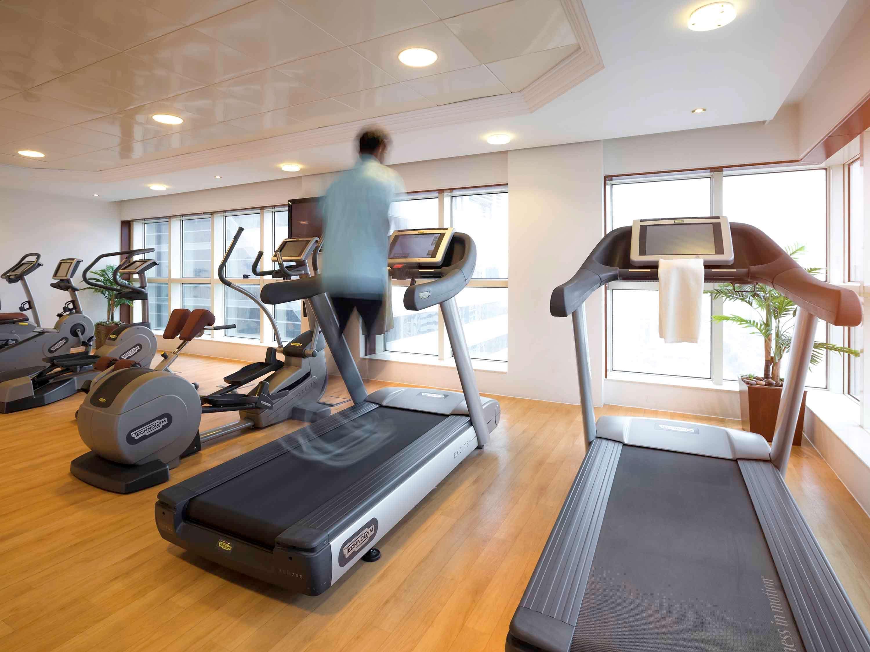 Grand Mercure Majlis Residences Abú Dhabí Exteriér fotografie A treadmill
