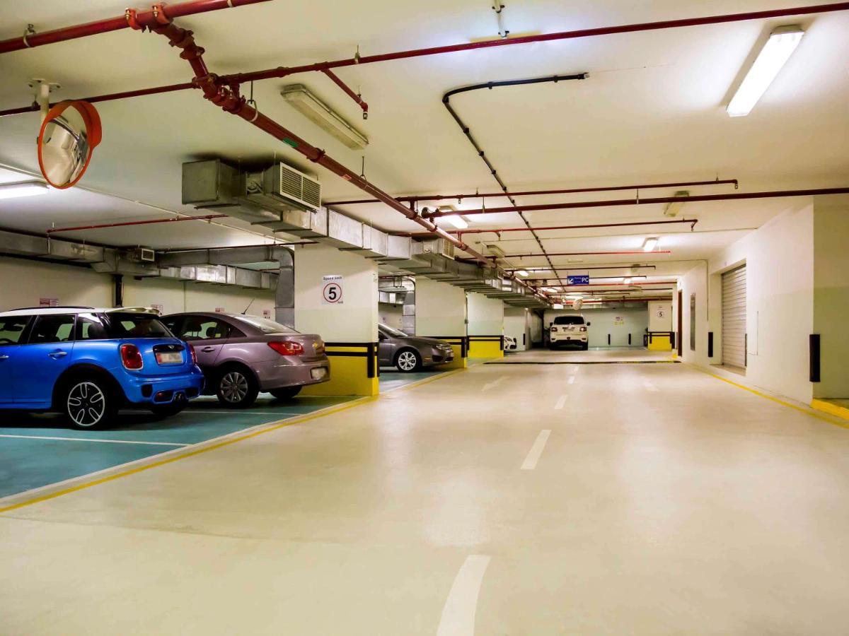 Grand Mercure Majlis Residences Abú Dhabí Exteriér fotografie The car park